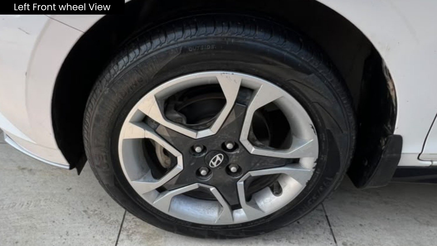 HYUNDAI i20 - SPORTZ IVT - AUTOMATIC - 2023