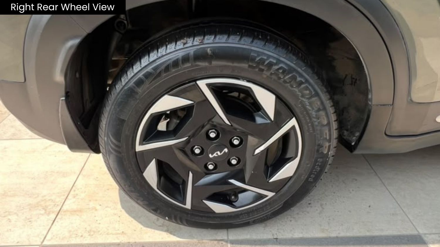 KIA SONET - HTX DCT - SUNROOF - 2024