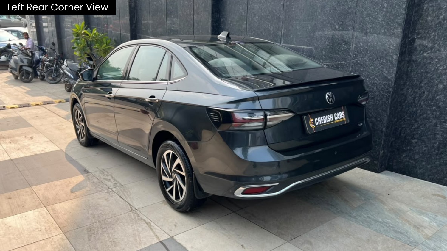 VW VIRTUS - TOPLINE 1.0 TSI AT - SUNROOF - AUTOMATIC - 2024