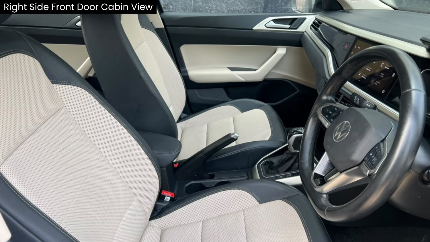 VW VIRTUS - TOPLINE 1.0 TSI AT - SUNROOF - AUTOMATIC - 2024