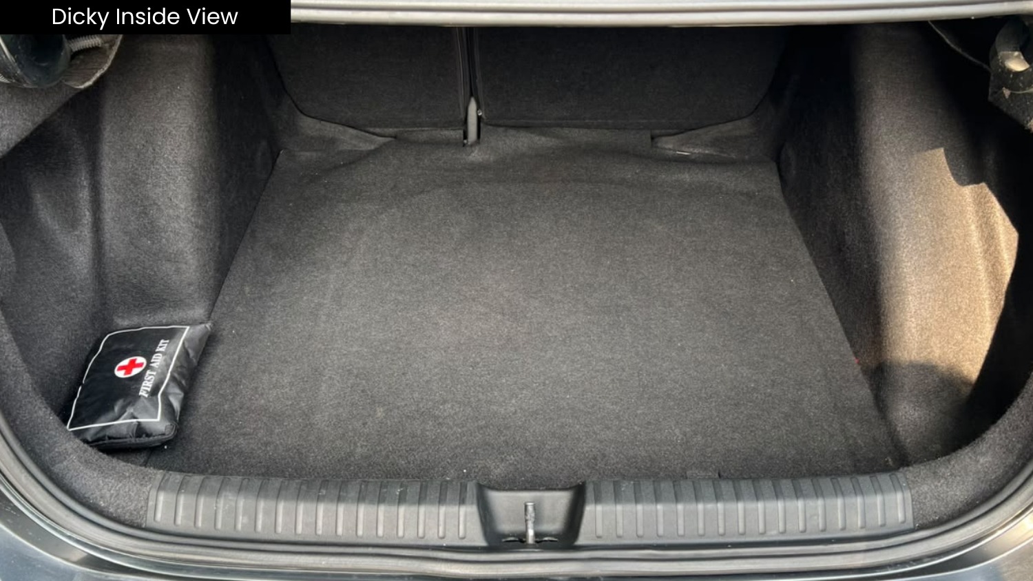 VW VIRTUS - TOPLINE 1.0 TSI AT - SUNROOF - AUTOMATIC - 2024