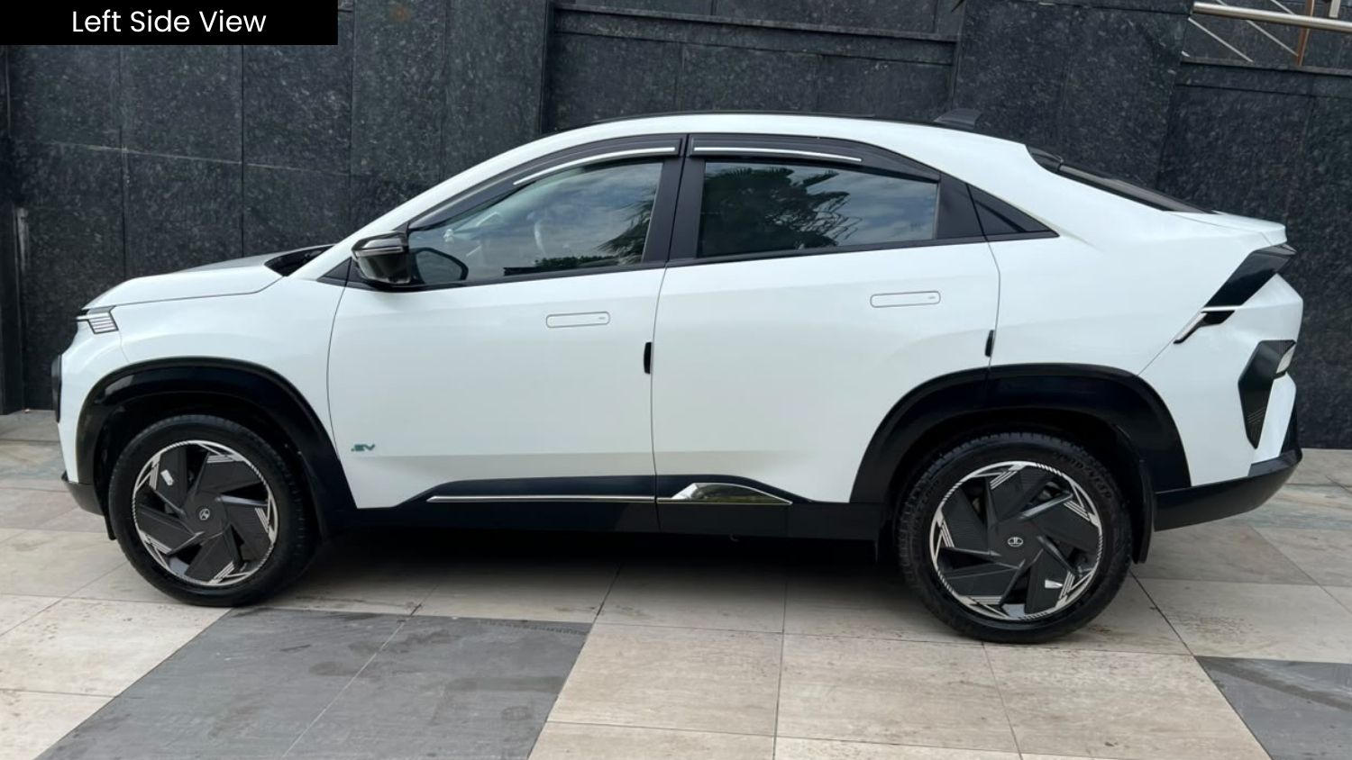 TATA CURVV - EMPOWERED PLUS A 55 EV - PANAROMIC SUNROOF - AUTOMATIC - 2025