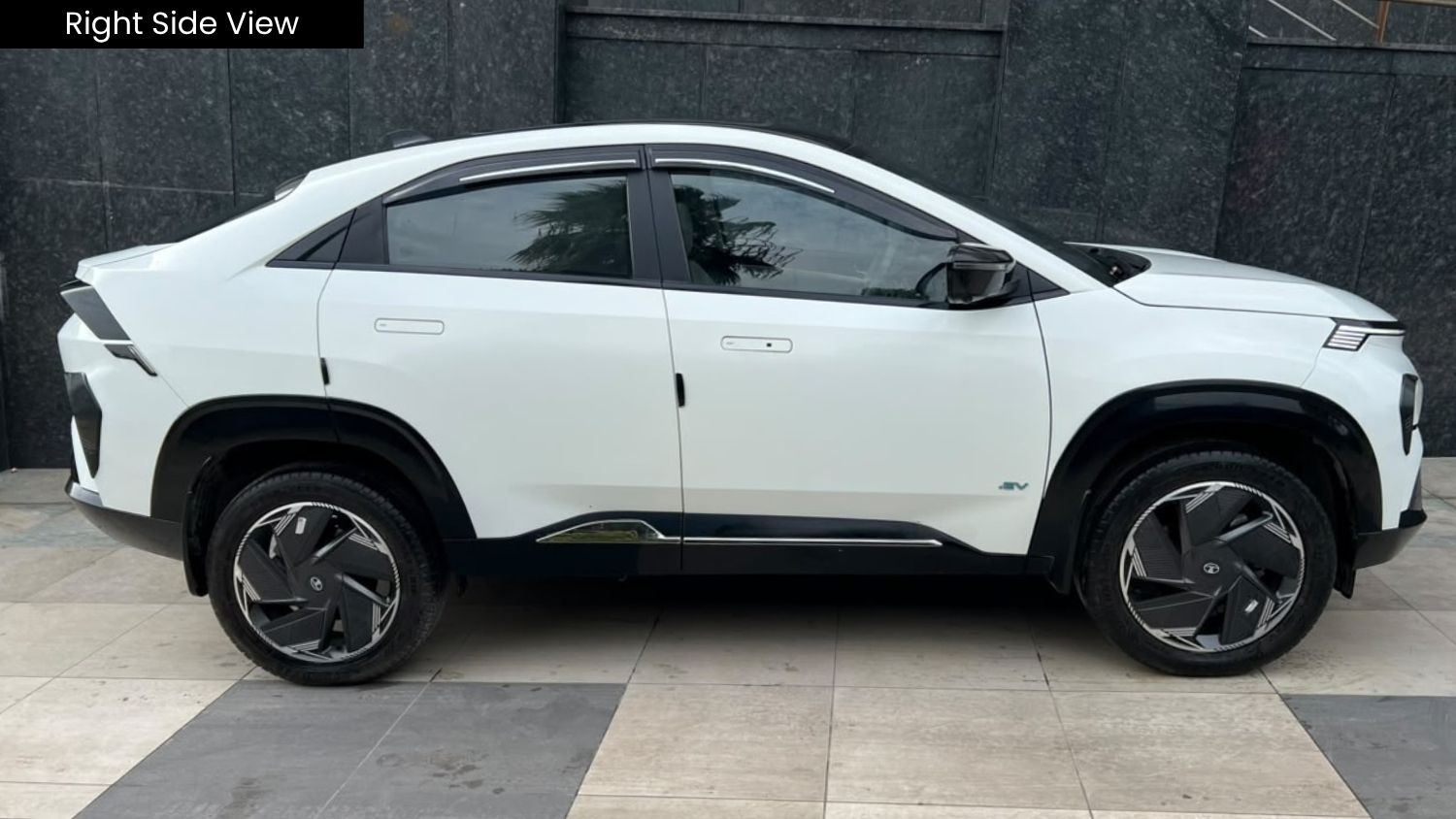 TATA CURVV - EMPOWERED PLUS A 55 EV - PANAROMIC SUNROOF - AUTOMATIC - 2025