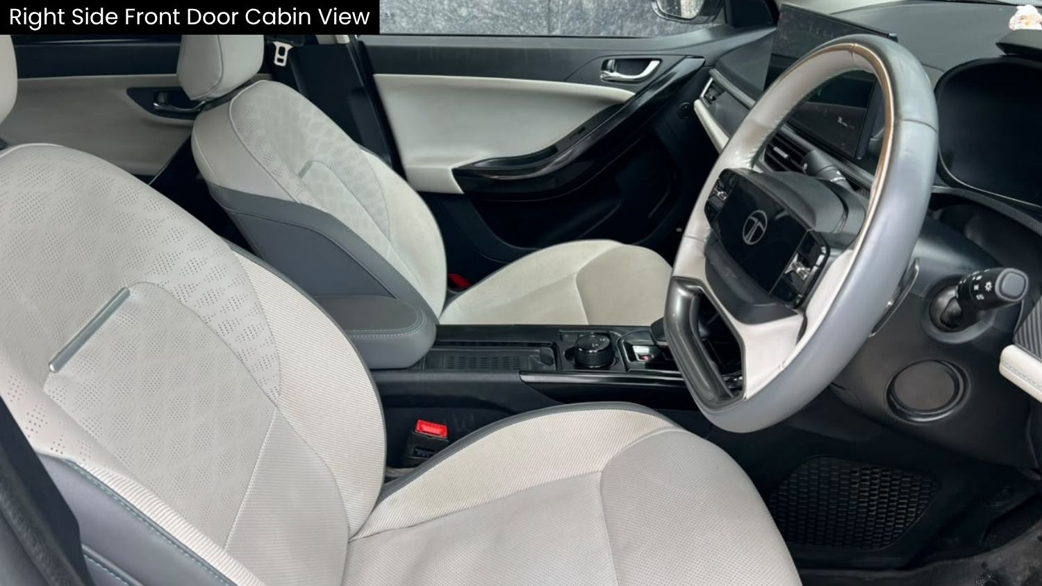 TATA CURVV - EMPOWERED PLUS A 55 EV - PANAROMIC SUNROOF - AUTOMATIC - 2025