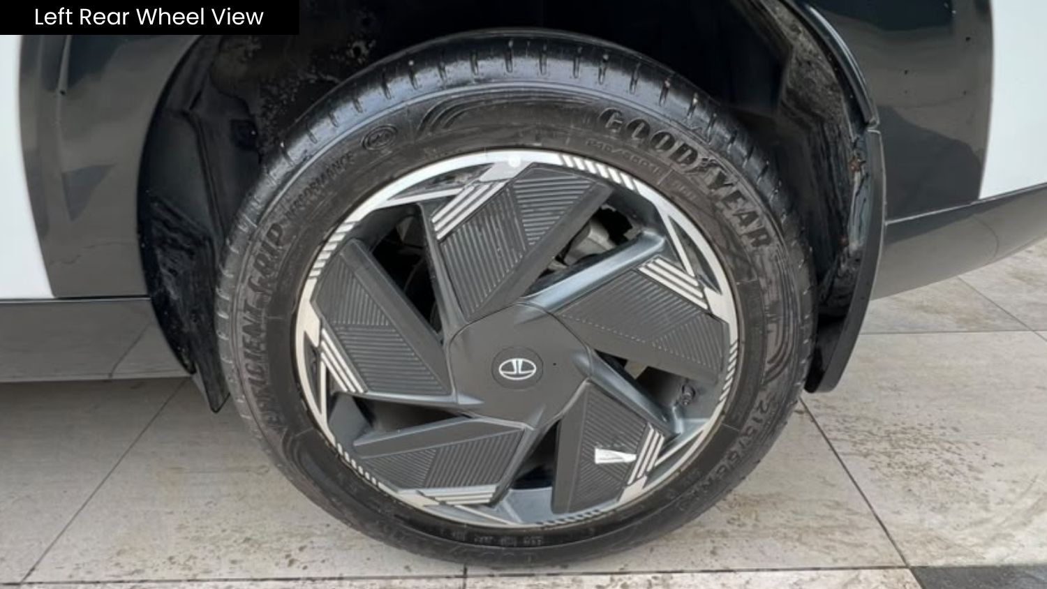 TATA CURVV - EMPOWERED PLUS A 55 EV - PANAROMIC SUNROOF - AUTOMATIC - 2025