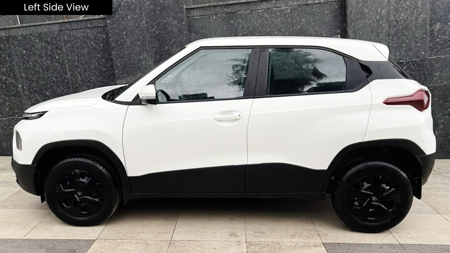 TATA PUNCH - ADVENTURE PLUS AMT - AUTOMATIC - 2025