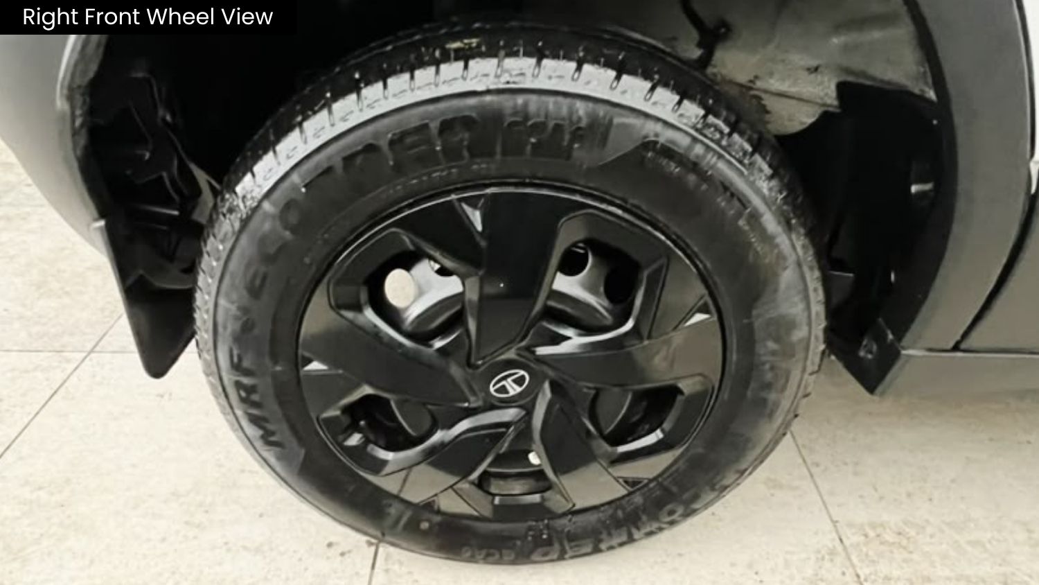 TATA PUNCH - ADVENTURE PLUS AMT - AUTOMATIC - 2025