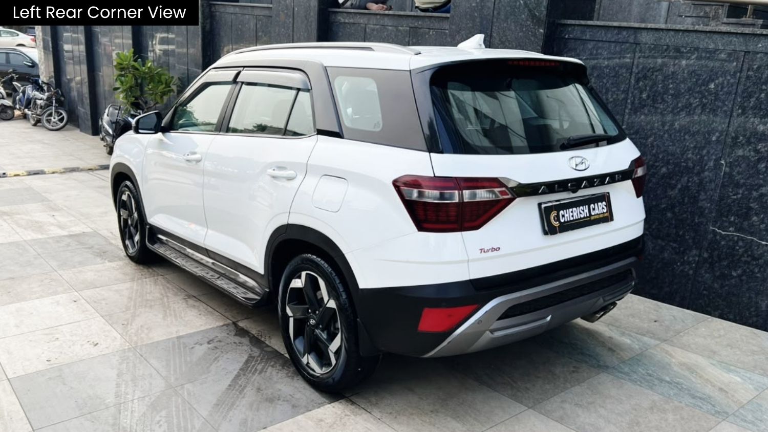 HYUNDAI ALCAZAR - PLATINUM 7S - PANAROMIC SUNROOF - 2024
