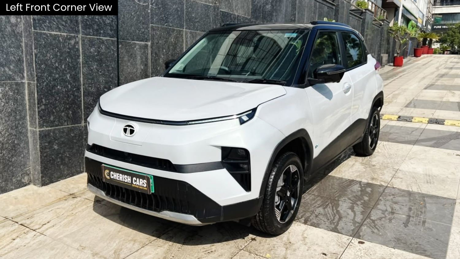TATA PUNCH EV - EMPOWERED PLUS  S LONG RANGE - SUNROOF - AUTOMATIC - 2024