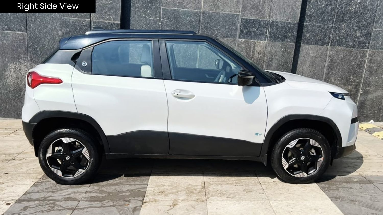 TATA PUNCH EV - EMPOWERED PLUS  S LONG RANGE - SUNROOF - AUTOMATIC - 2024