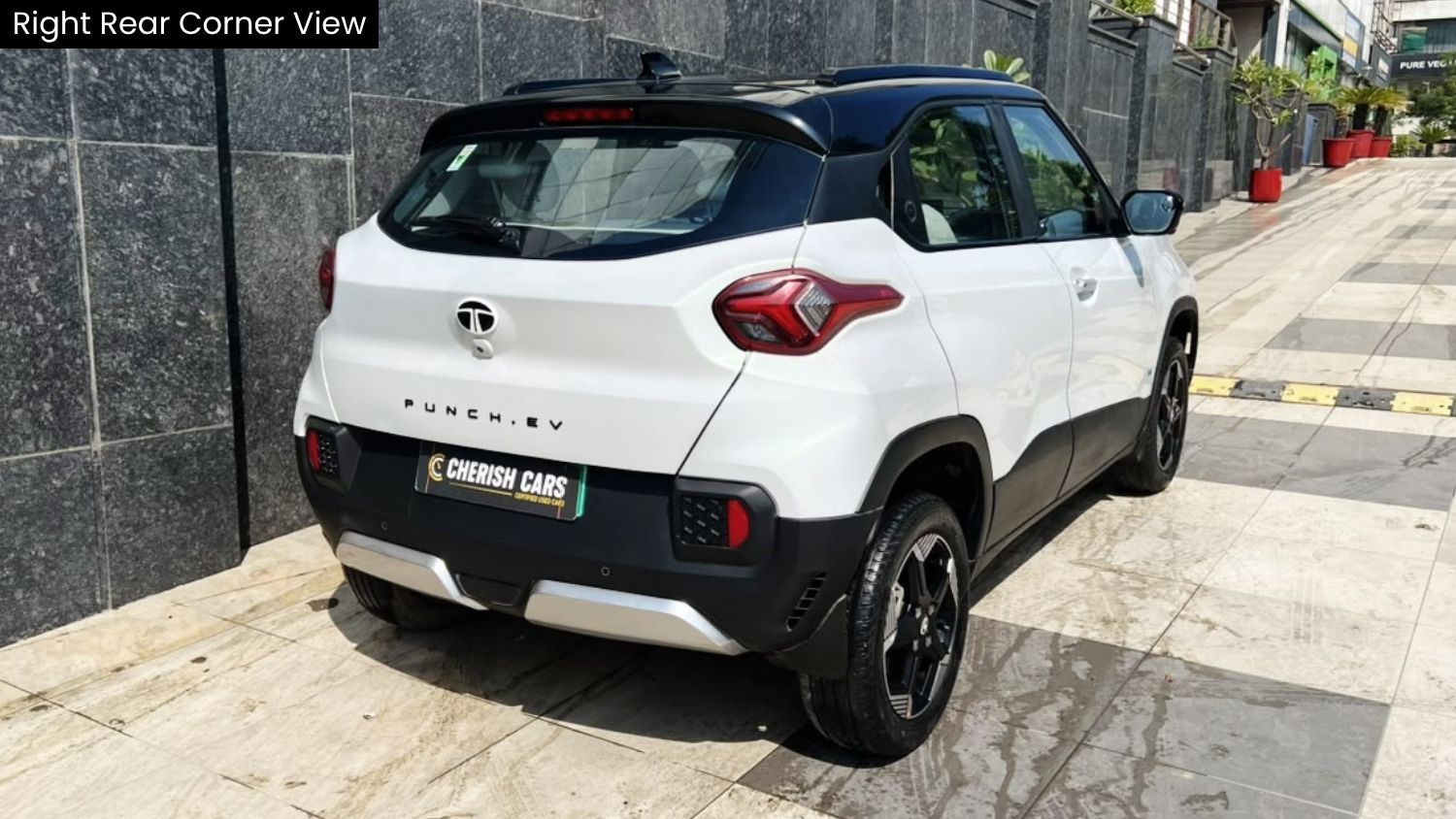 TATA PUNCH EV - EMPOWERED PLUS  S LONG RANGE - SUNROOF - AUTOMATIC - 2024