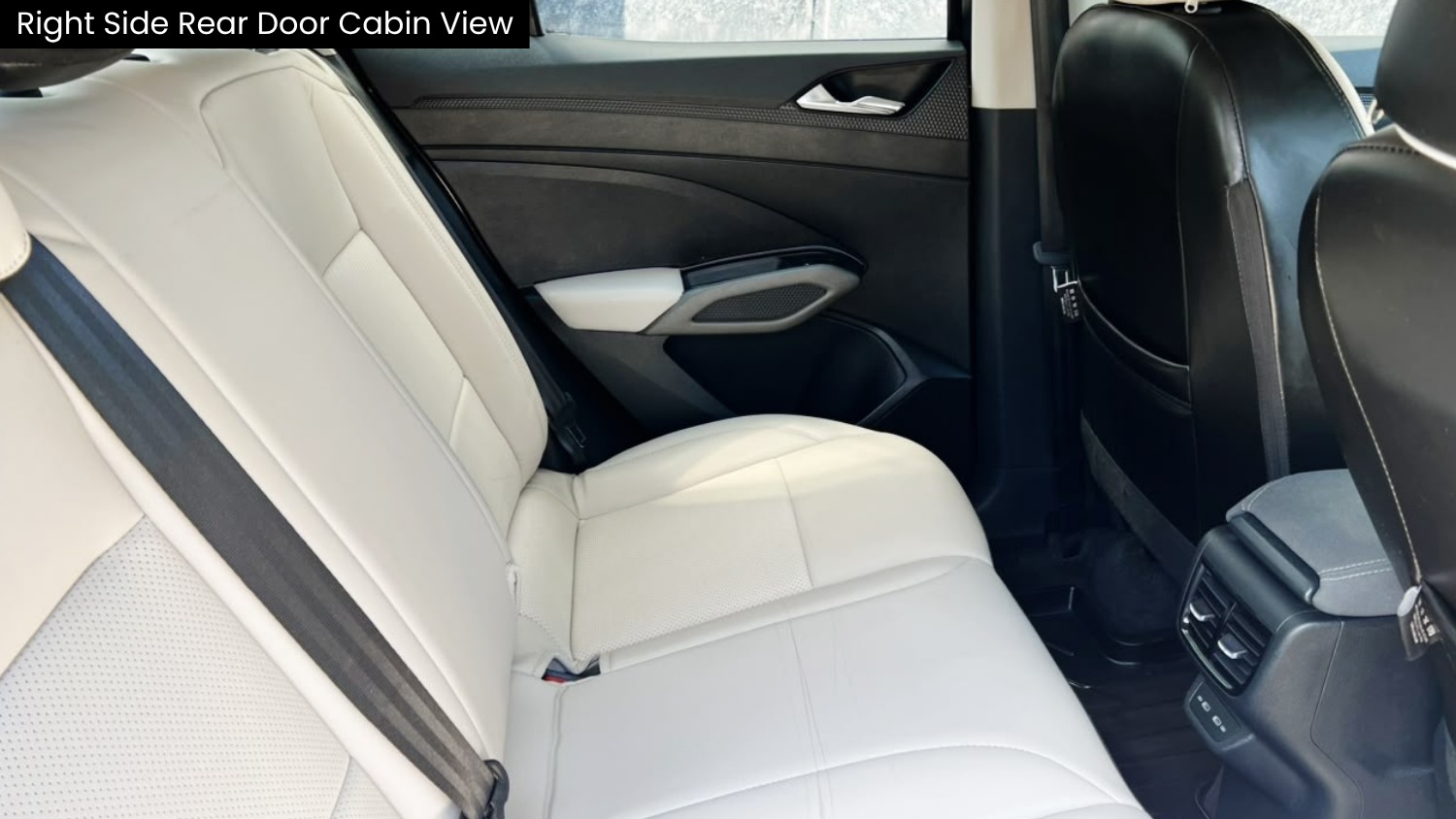 SKODA KYLAQ - SIGNATURE 1.0 TSI AT - SUNROOF - AUTOMATIC - 2026