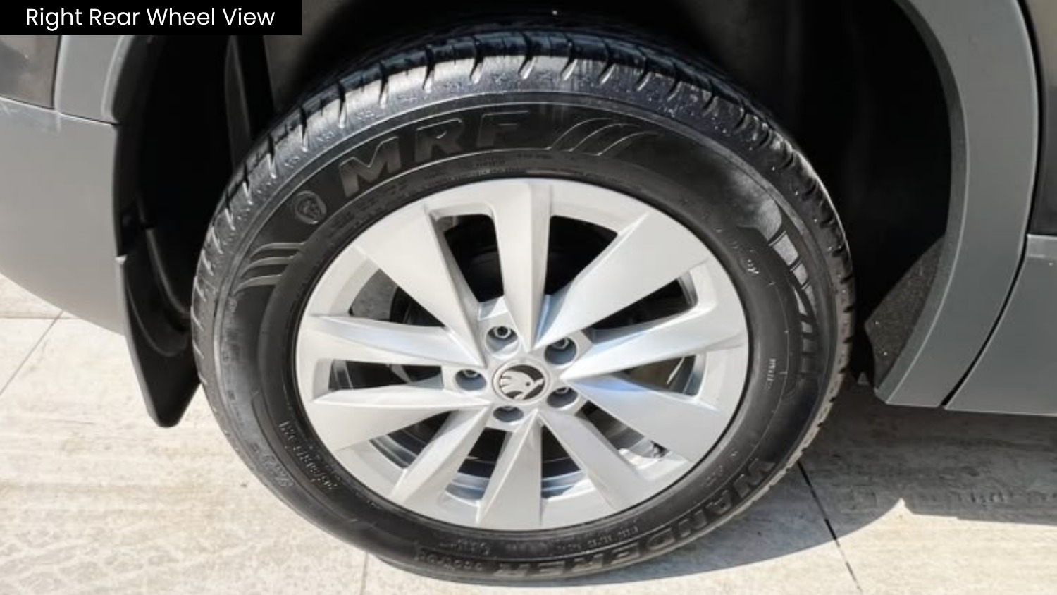 SKODA KYLAQ - SIGNATURE 1.0 TSI AT - SUNROOF - AUTOMATIC - 2026