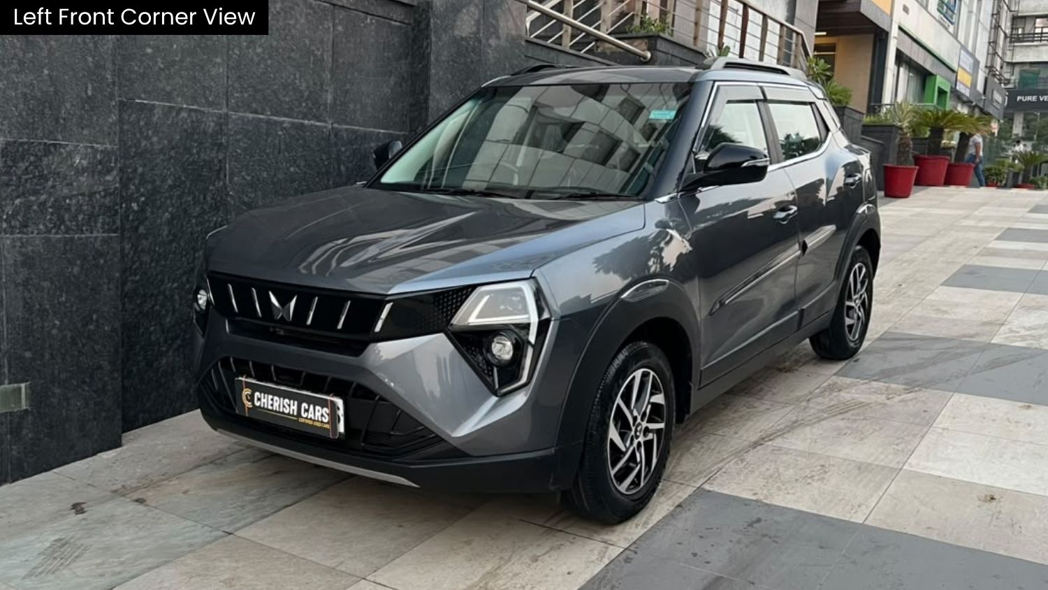 MAHINDRA XUV 3XO - AX5 - SUNROOF - 2024