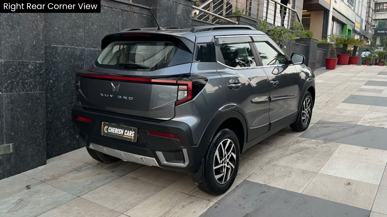 MAHINDRA XUV 3XO - AX5 - SUNROOF - 2024