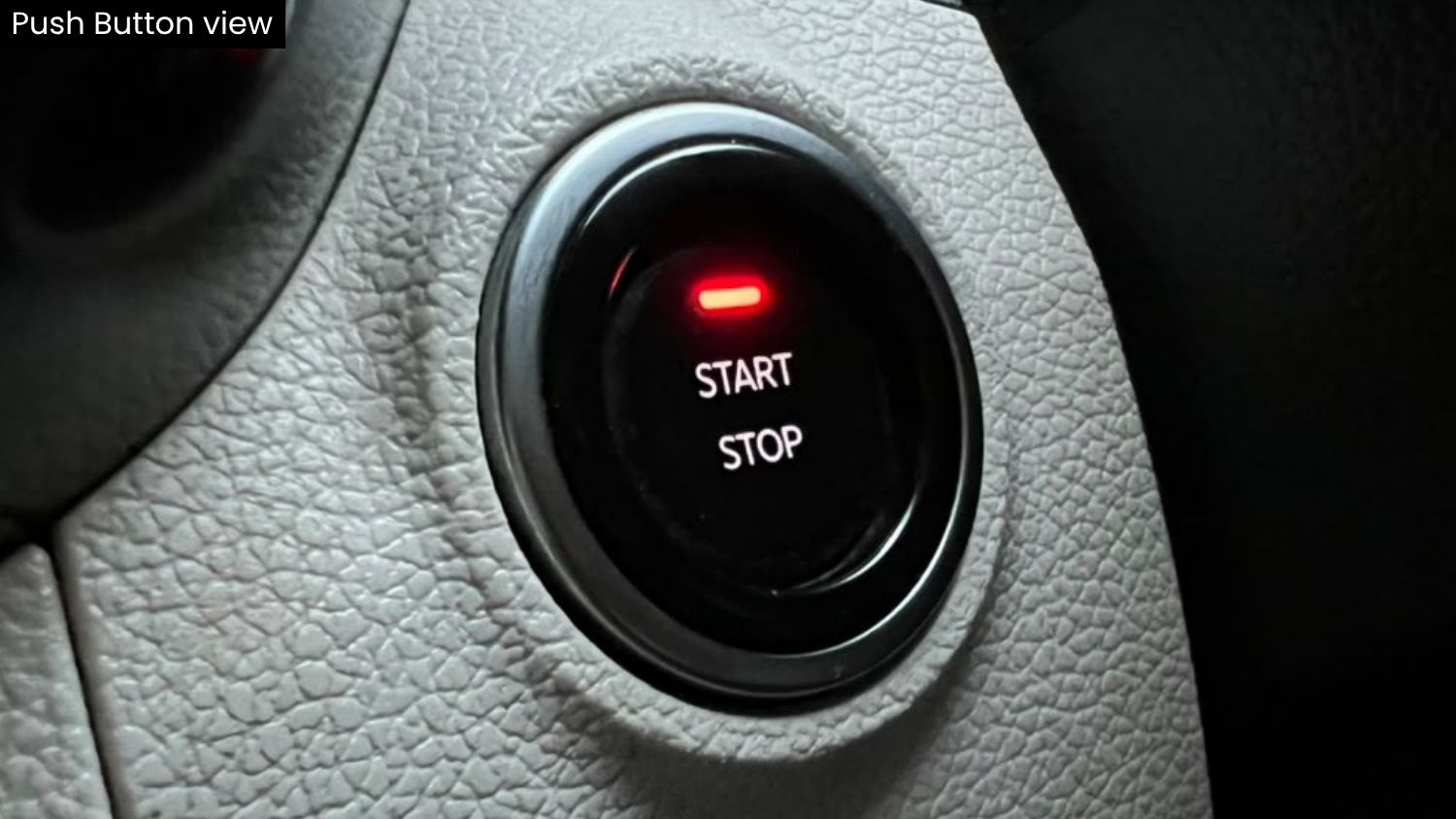 MAHINDRA XUV 3XO - AX5 - SUNROOF - 2024