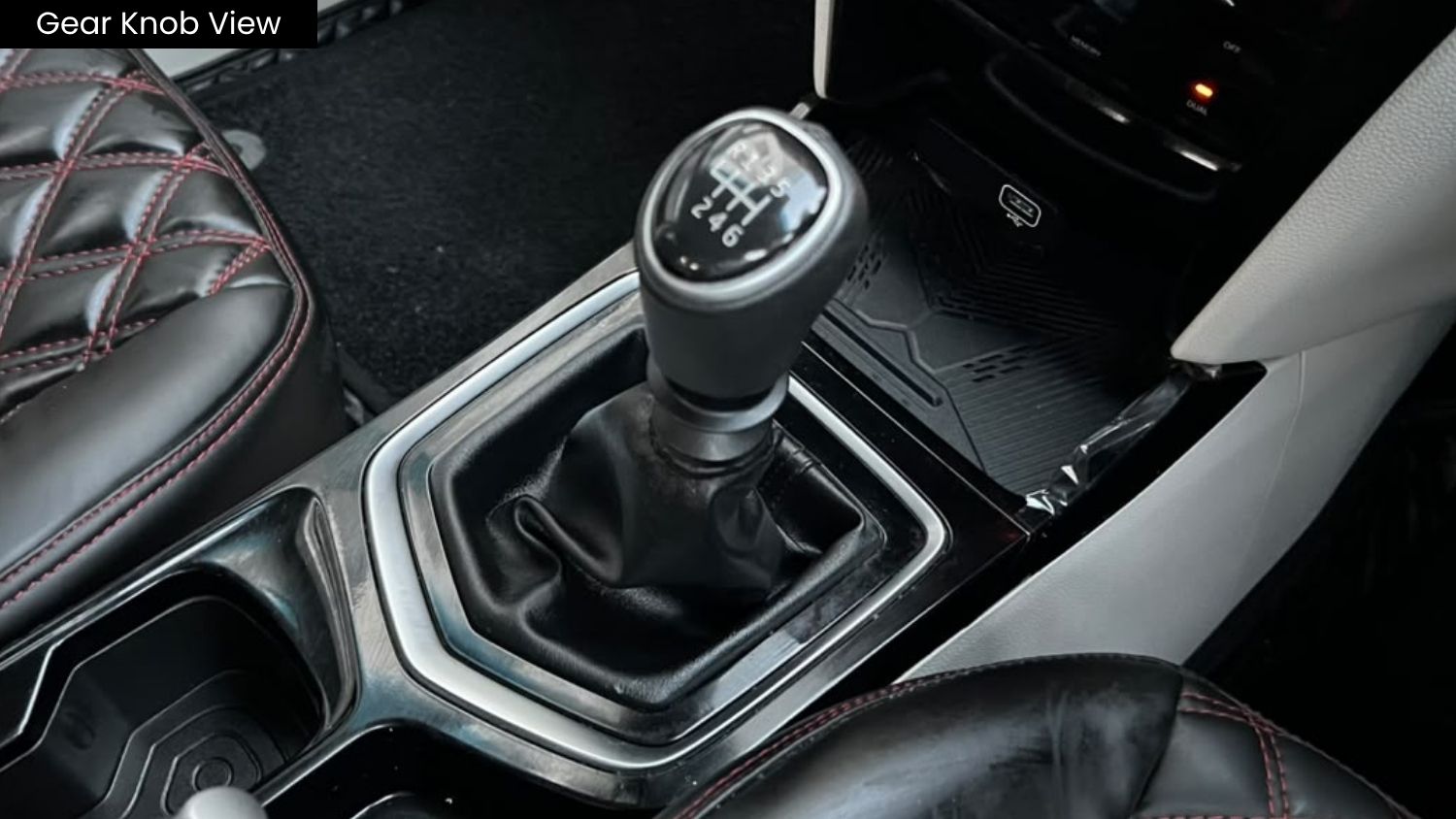 MAHINDRA XUV 3XO - AX5 - SUNROOF - 2024