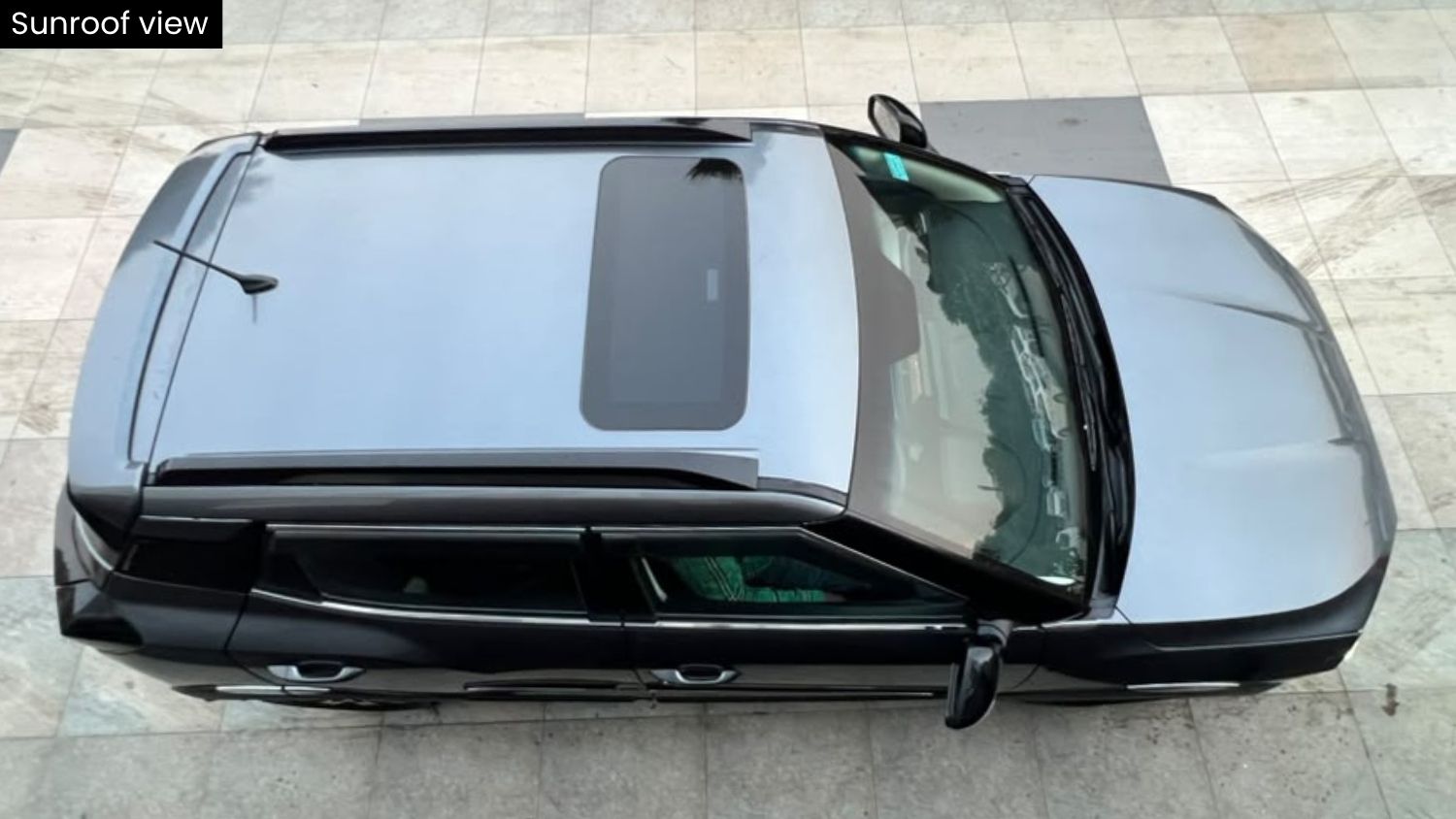 MAHINDRA XUV 3XO - AX5 - SUNROOF - 2024